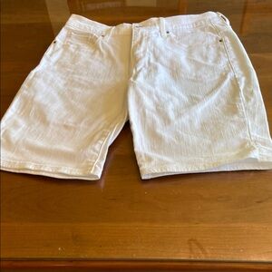 Levi’s Women’s White Denim Shorts. Like new. 99% Cotton.